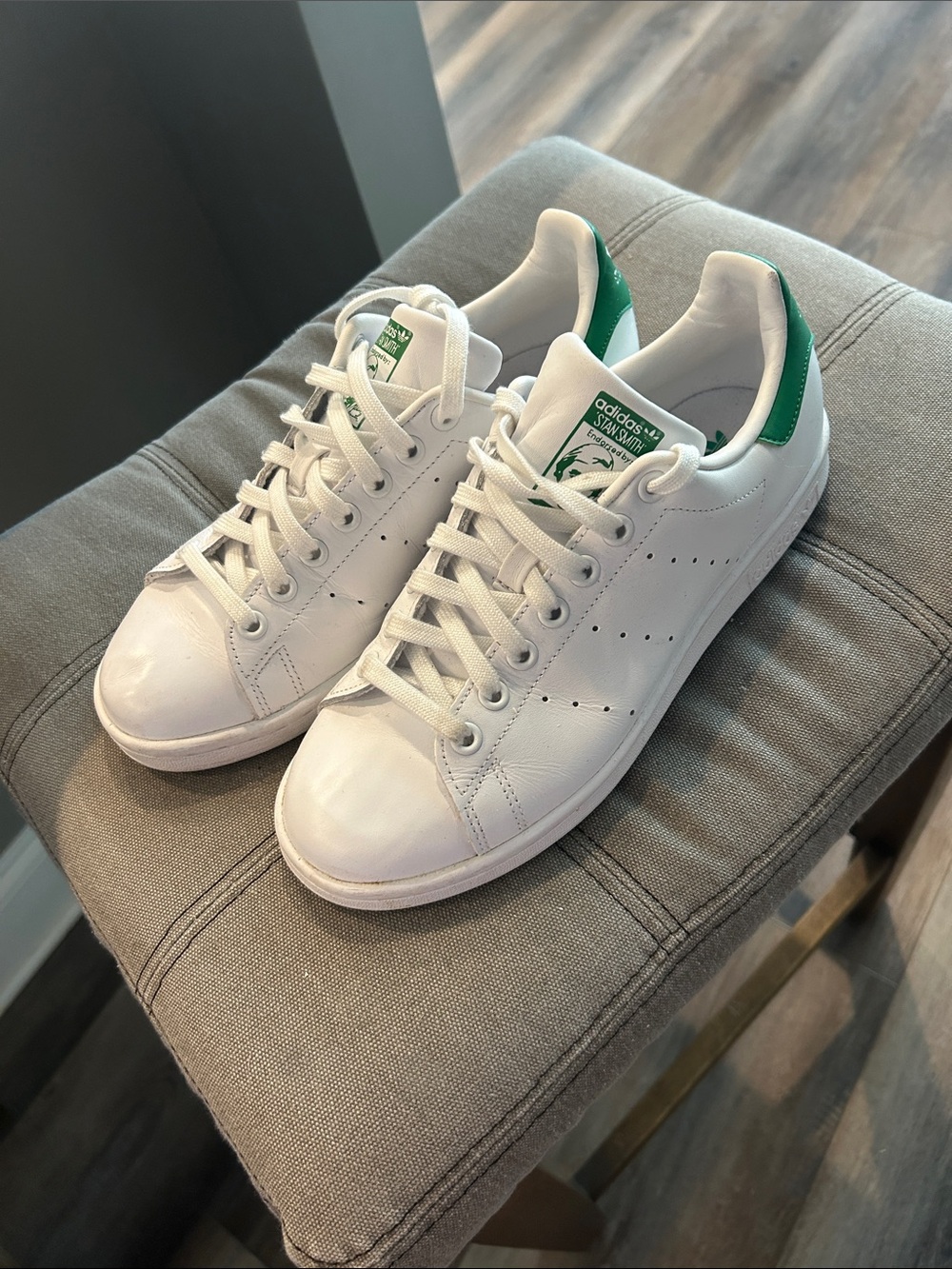 adidas Stan Smith Men’s size 8 White Leather Sneakers w/ Green Heel Accents GUC